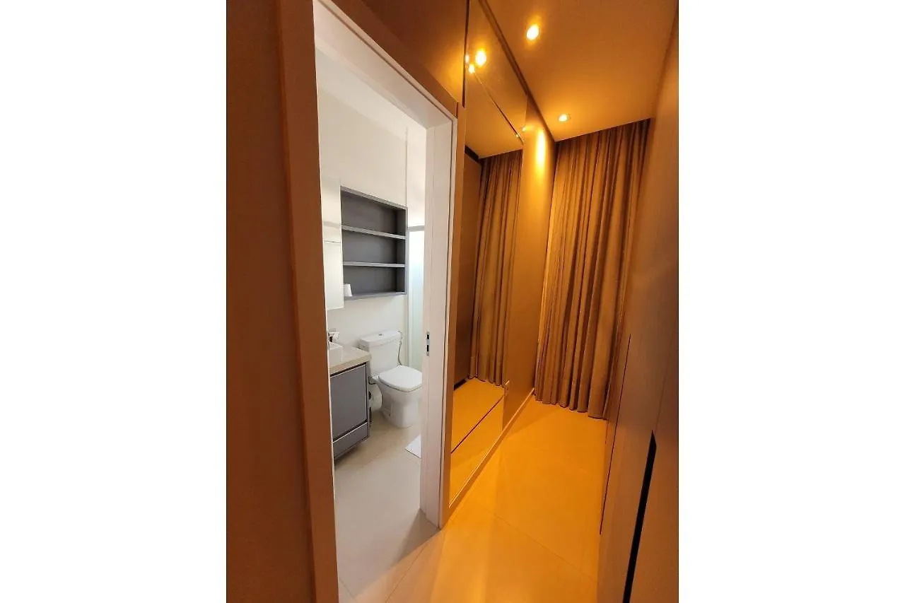 Apto 2 Suites Na Praia Dos Amores Balneário Camboriú 0*,  브라질